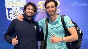 فالنتين فاشيرو وآرثر ريندركنيتش