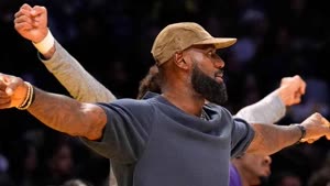 ليبرون جيمس