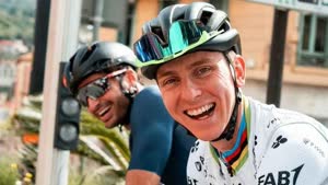 كارلوس ساينز وبوغاغار يبدسان