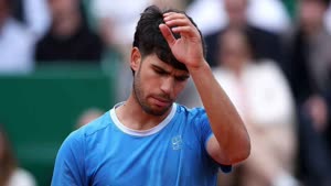 الكاراز ينسحب من برشلونة