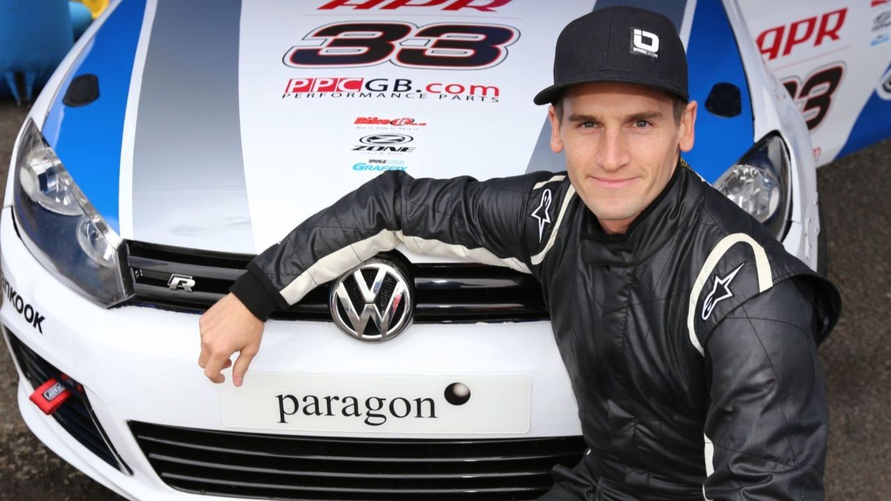 متسابق الدراجات النارية البريطاني تومي هيل