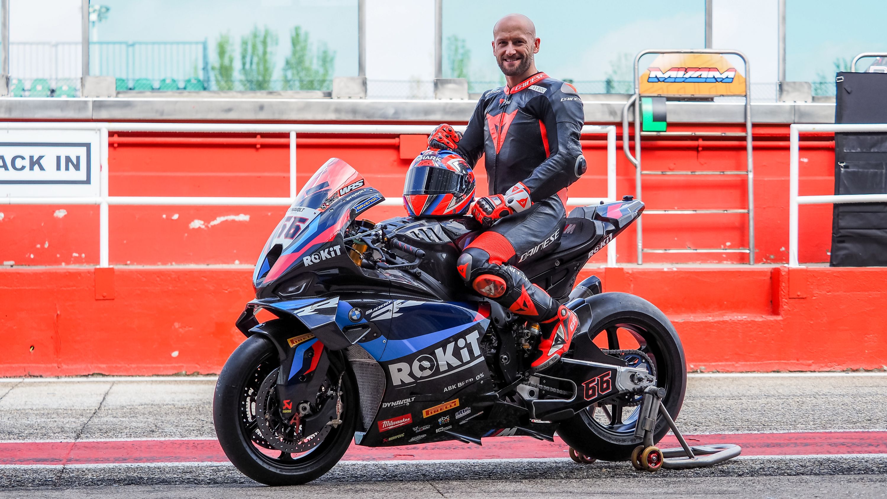 متسابق الدراجات النارية البريطاني توم سايكس