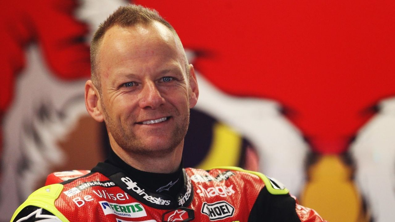 متسابق الدراجات النارية البريطاني شين بيرن