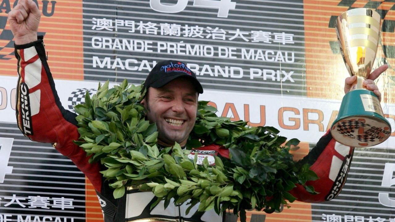 متسابق الدراجات النارية البريطاني ستيف بلاتر