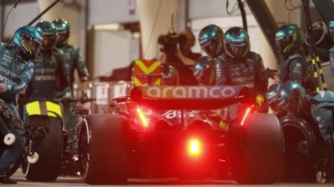 أستون مارتن