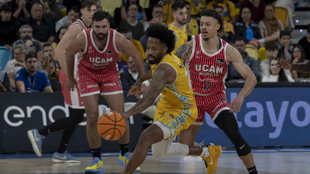 برايان أنغولا