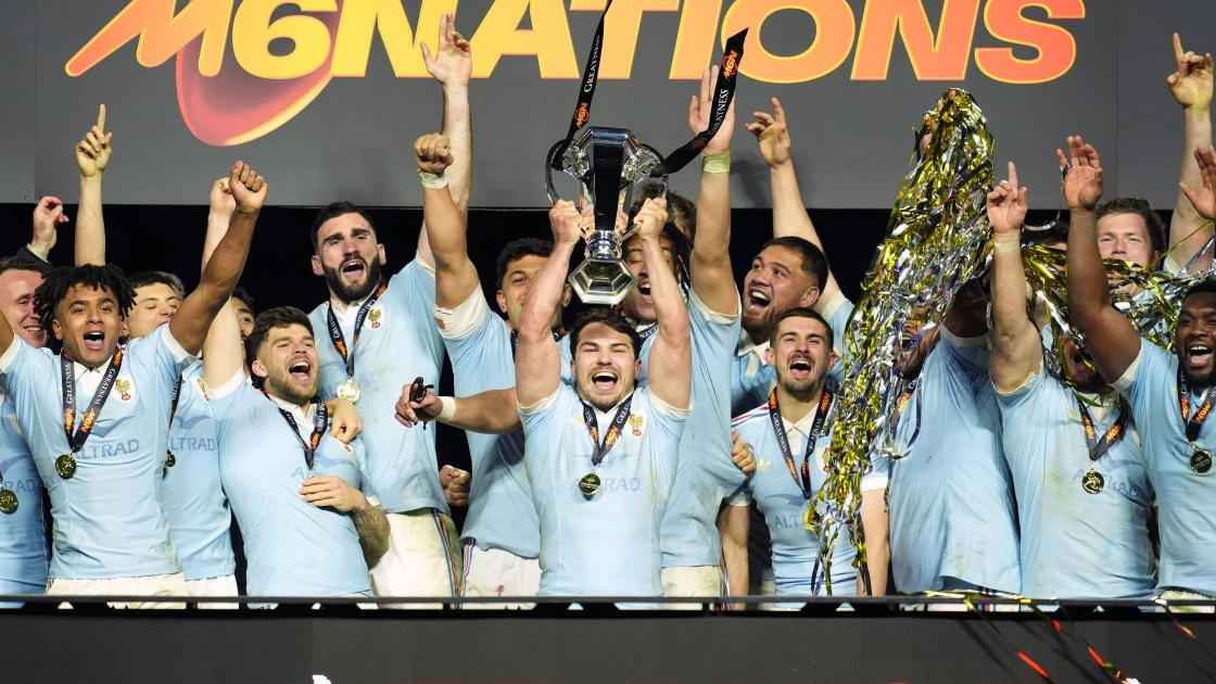 فرنسا تفوز بلقب البطولة